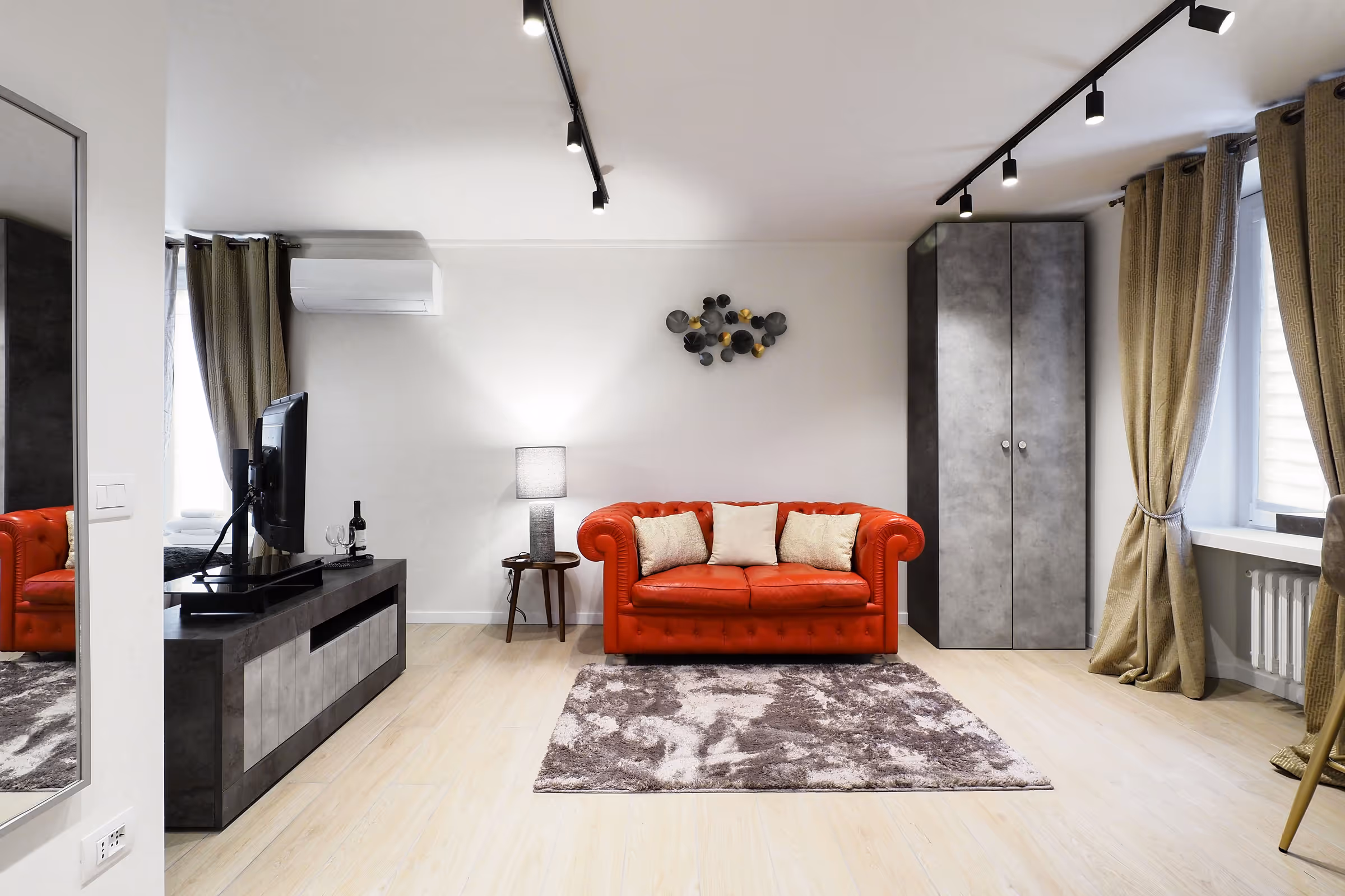 Duomo — boutique apartment at Piazza San Carlo Due, Milan