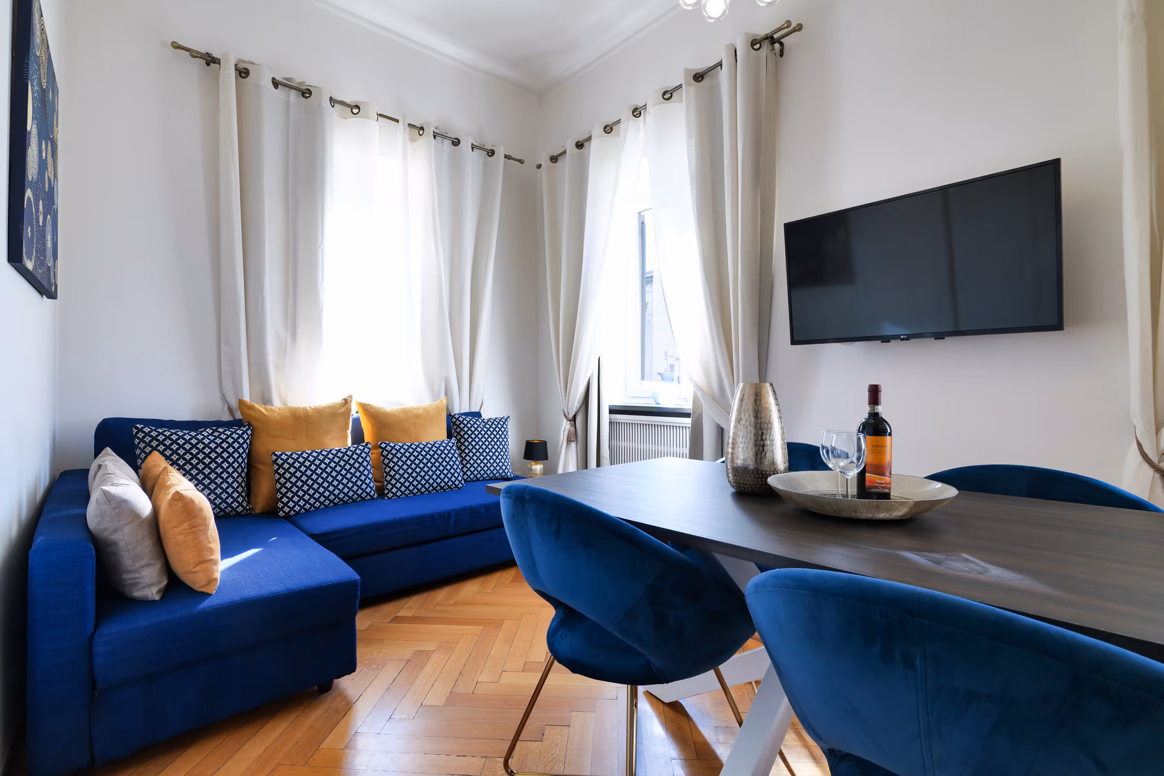 Gold — boutique apartment at Piazza San Carlo Due, Milan