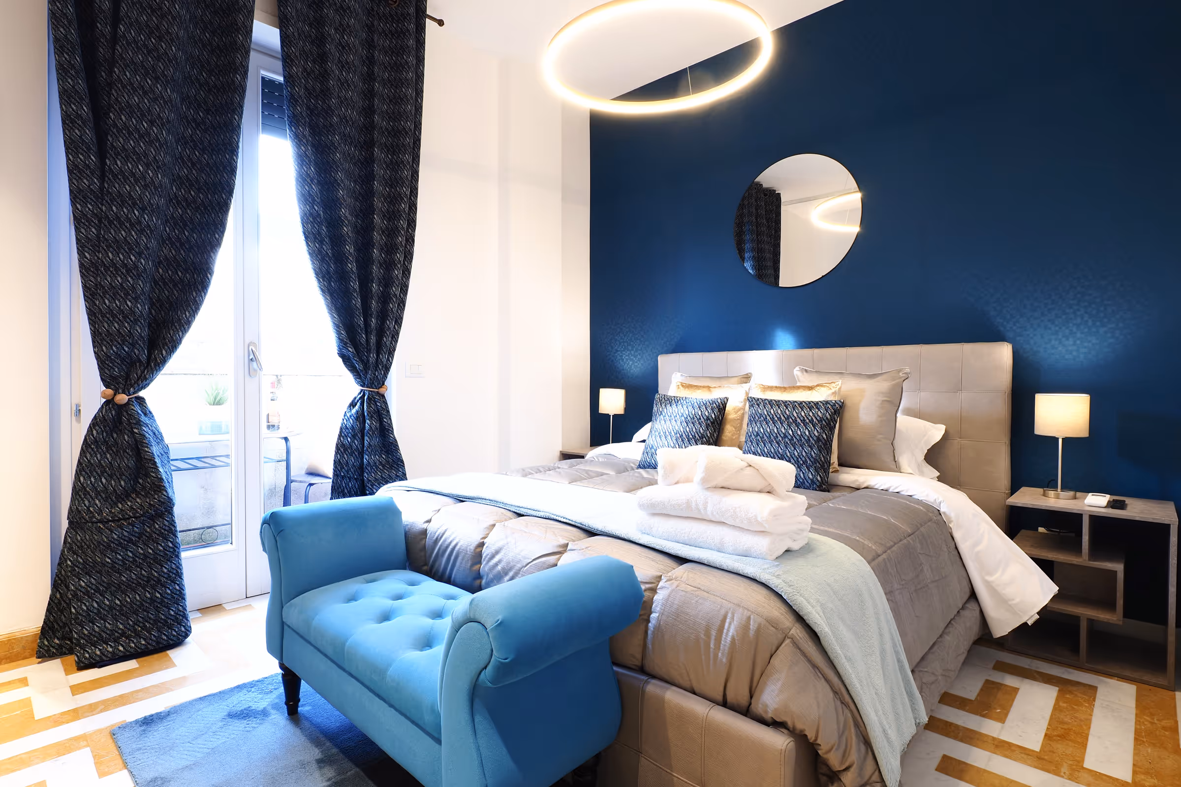 Sapphire — boutique apartment at Piazza San Carlo Due, Milan